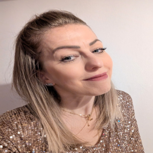 Esenija Zalezinska